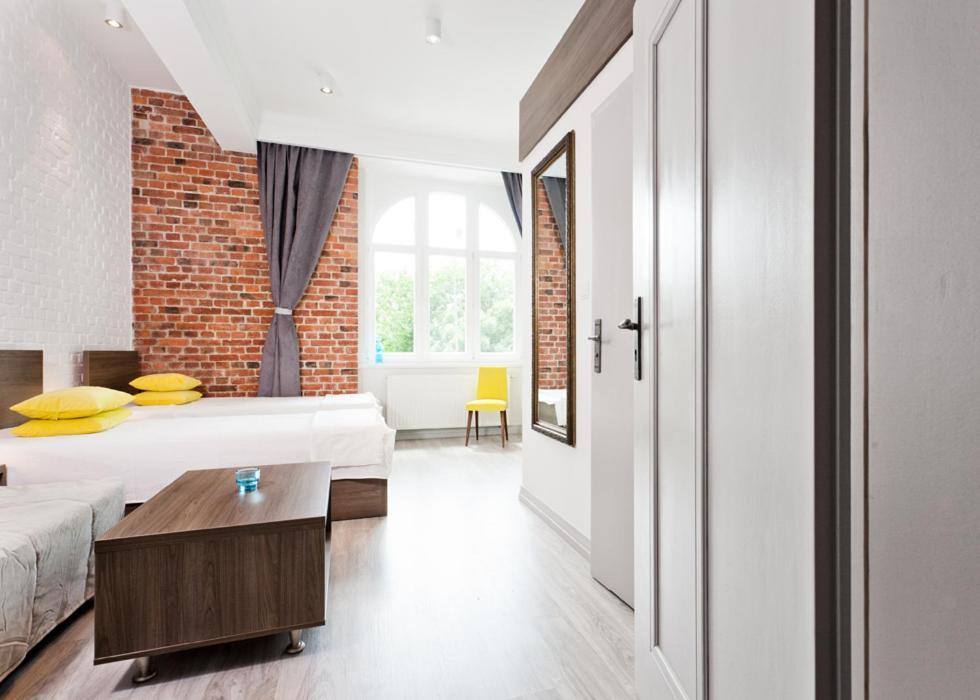 Moho S Hostel Вроцлав Екстериор снимка